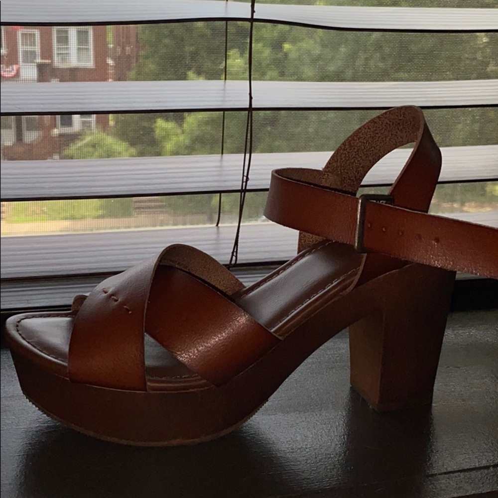 Clog heels